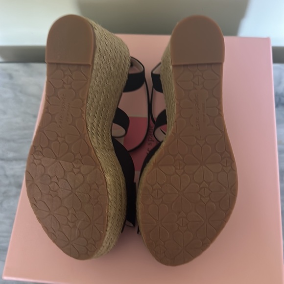 Authentic Kate Spade Thelma Wedge New never worn size 6.5 - Picture 3 of 4